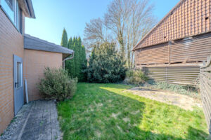 Garten mit Terrasse